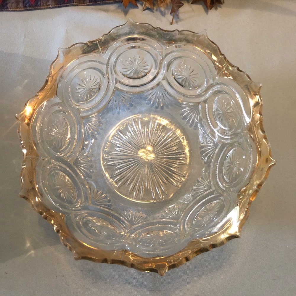 US Glass Company Star in Bullseye Pressed Glass Bowl